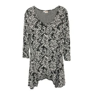 Tianello Asbury Texured Tunic Top Sharkbite Hem